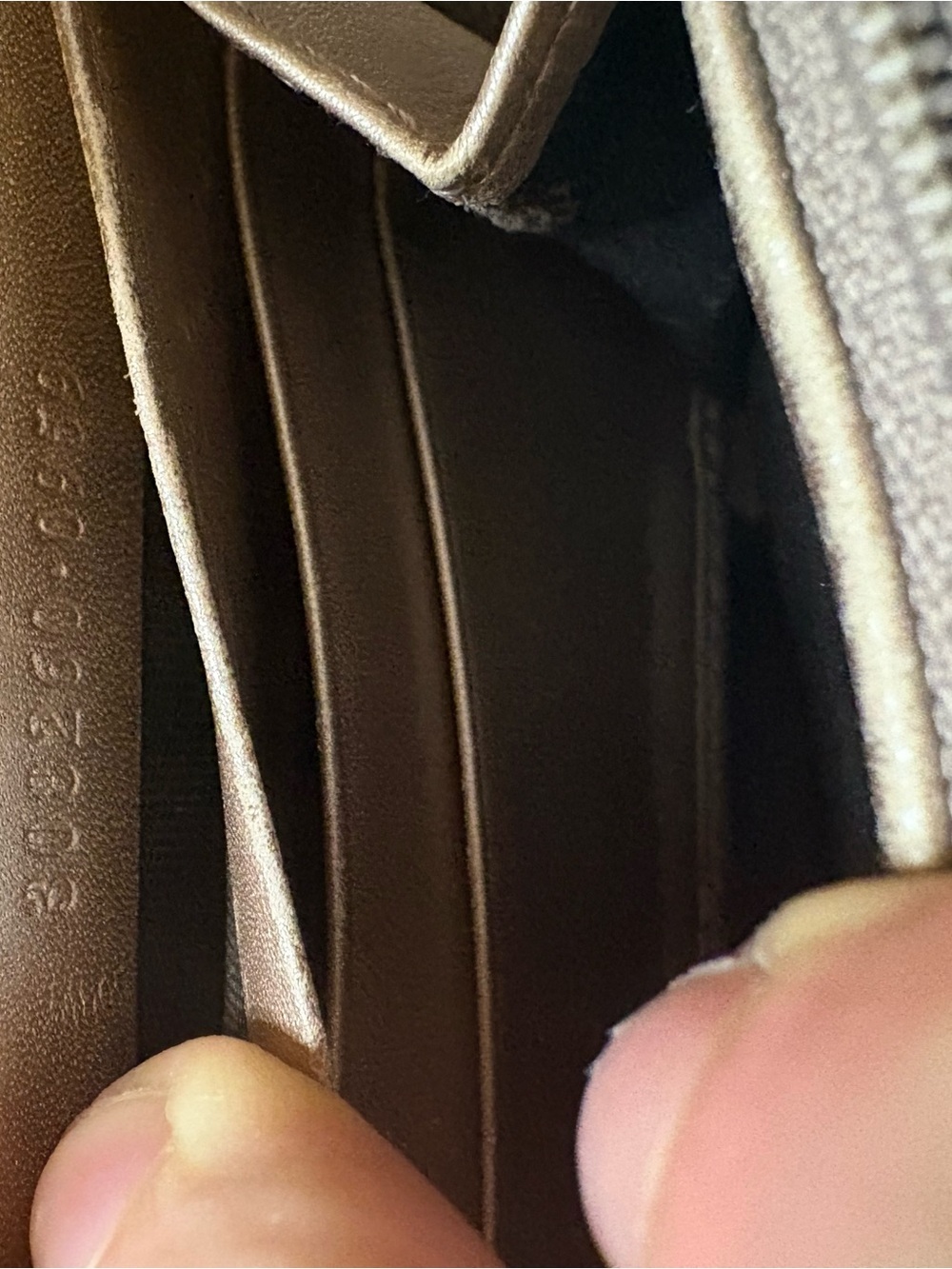 Gucci Nude Pink Embossed Patent Leather Zip Wallet - Picture 8 of 9